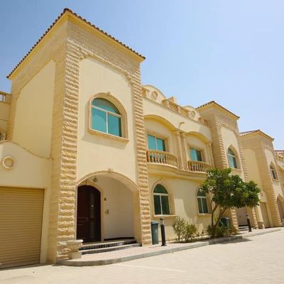 For rent a fully furnished 5 bedroom villa with facilities and services